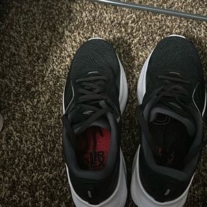 Lightweight running shoes from feet fleet.